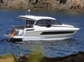 Bateau moteur