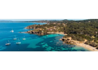 Itinerario in barca a vela di 4 giorni da Toulon: Porquerolles, Port-Cros e Presqu’île de Giens a bordo di un Solaris 44