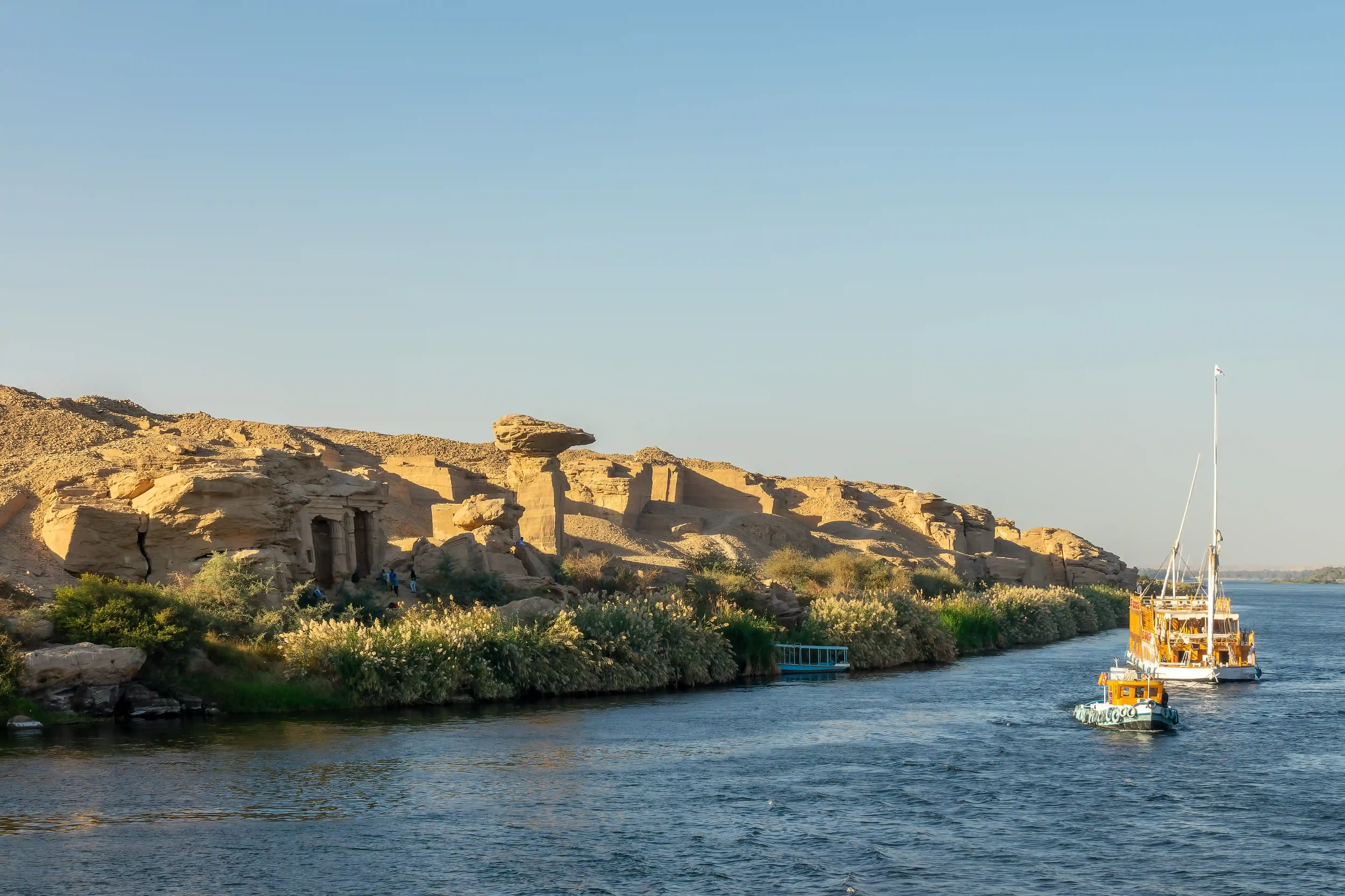 Dahabiya devant Gebel el-Silsila