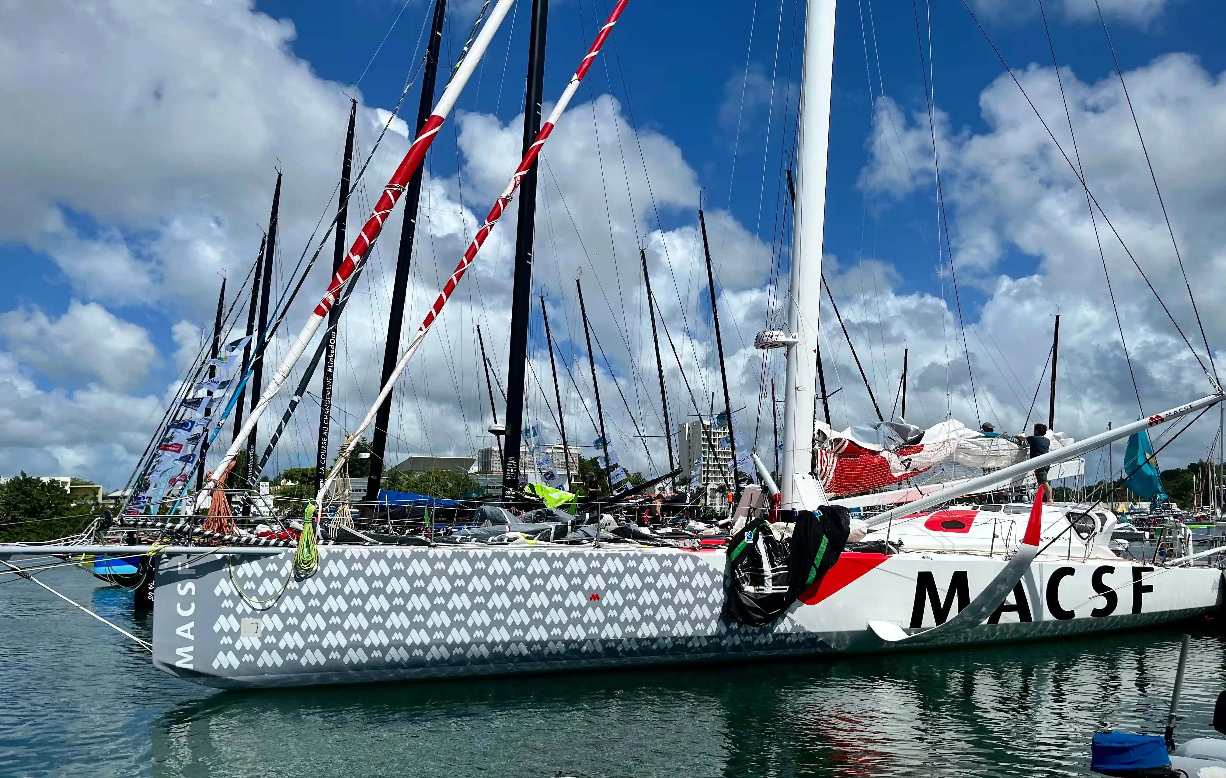 Bateaux de la Route du Rhum 2022 amarr&eacute;s en Guadeloupe